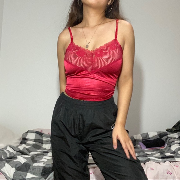 red lace camisole - Picture 2 of 4